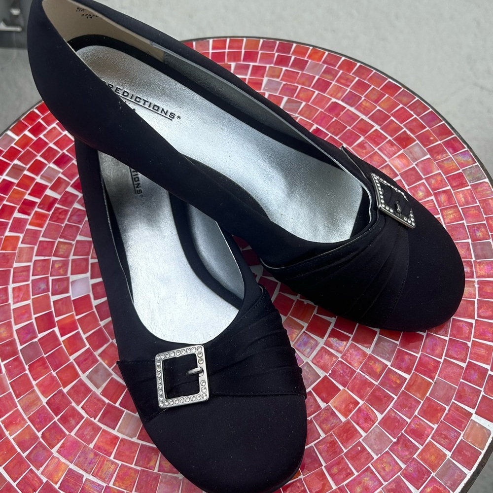 Black Women's Shoes with rhinestone buckle Size 9 1/2 W